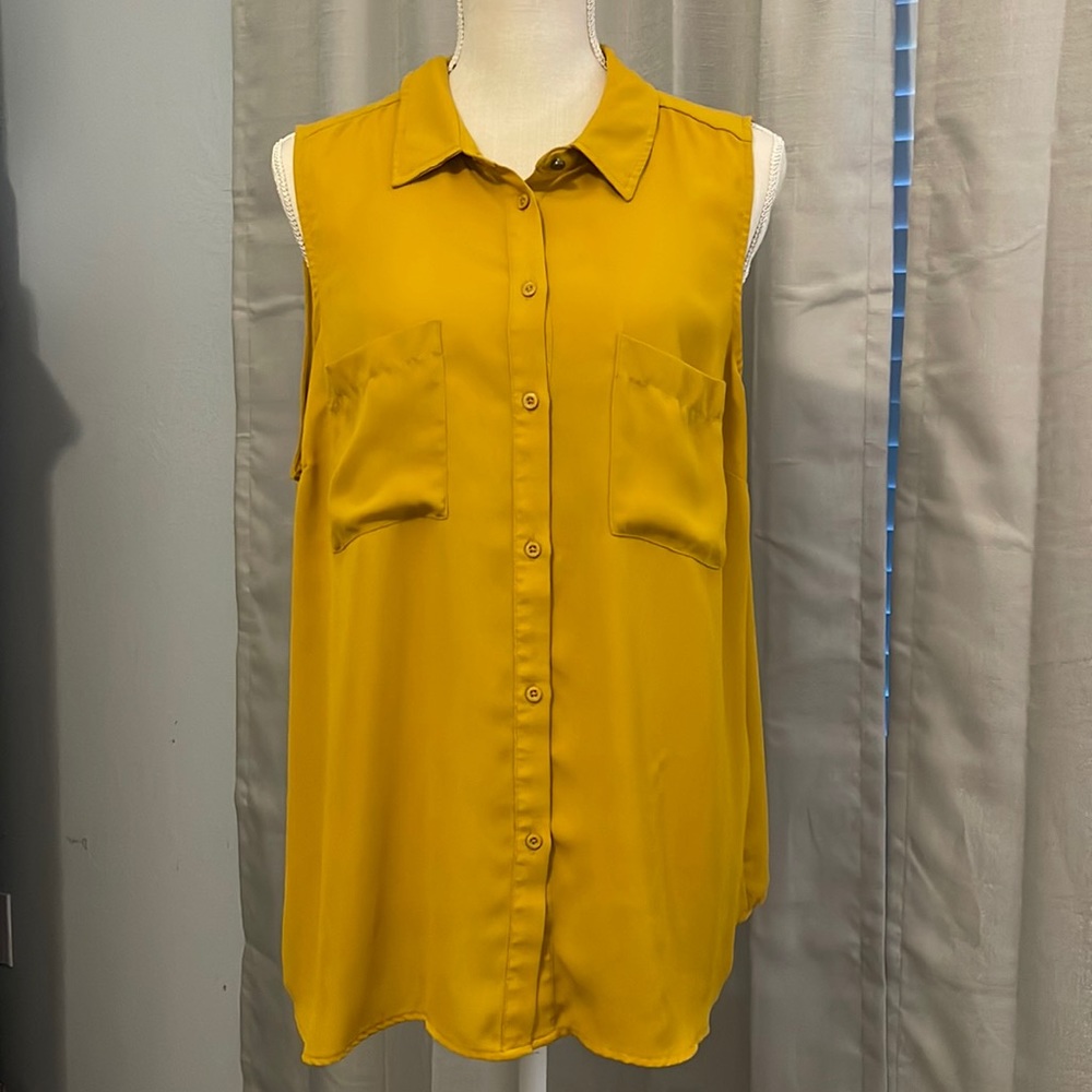 APT 9 Collared Button Up Sleeveless Top